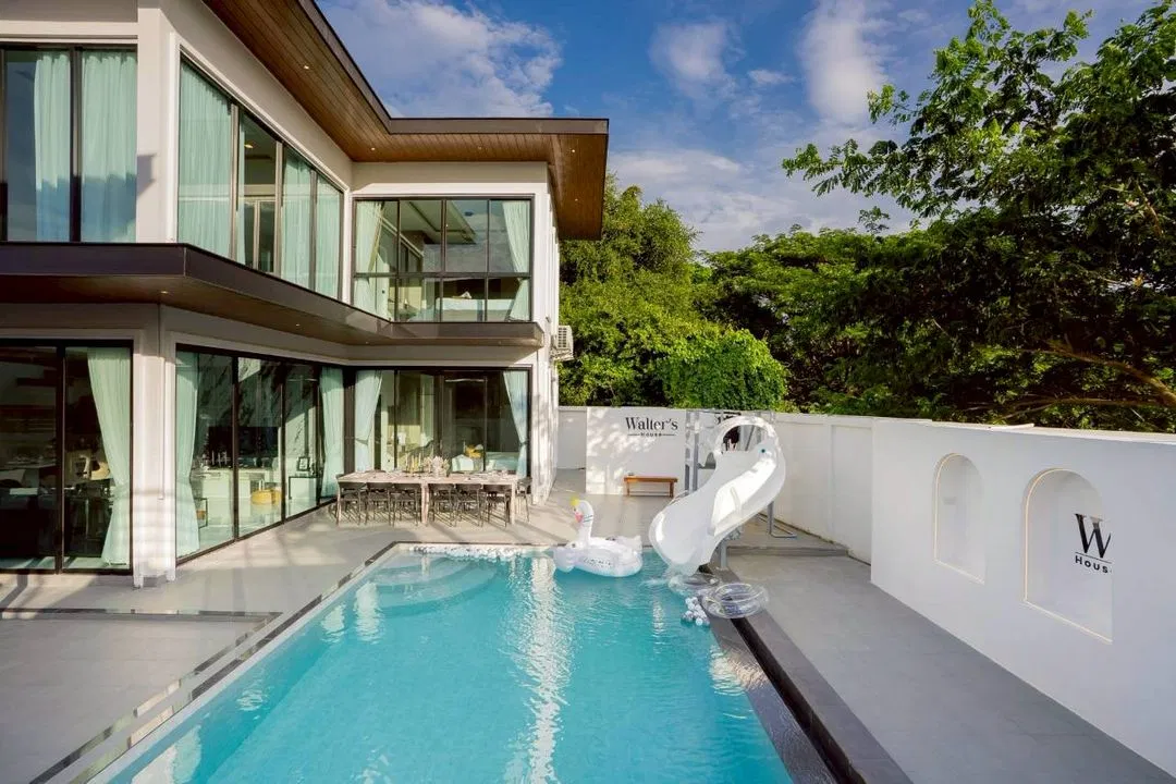 ภายนอก Walter's house