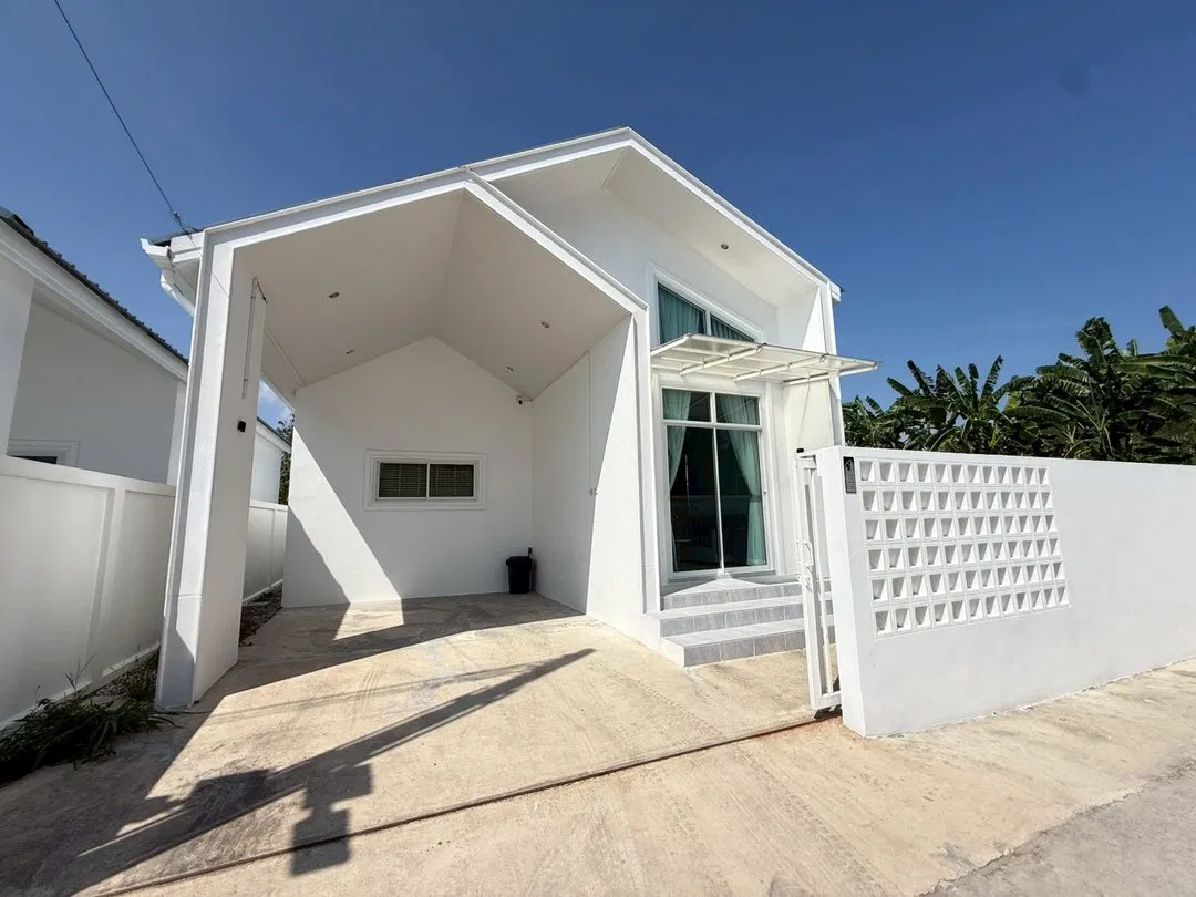 ที่จอดรถ Bang Slay House