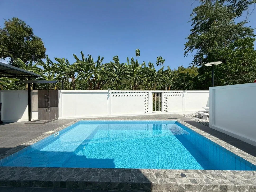 ภายนอก Bang Slay House