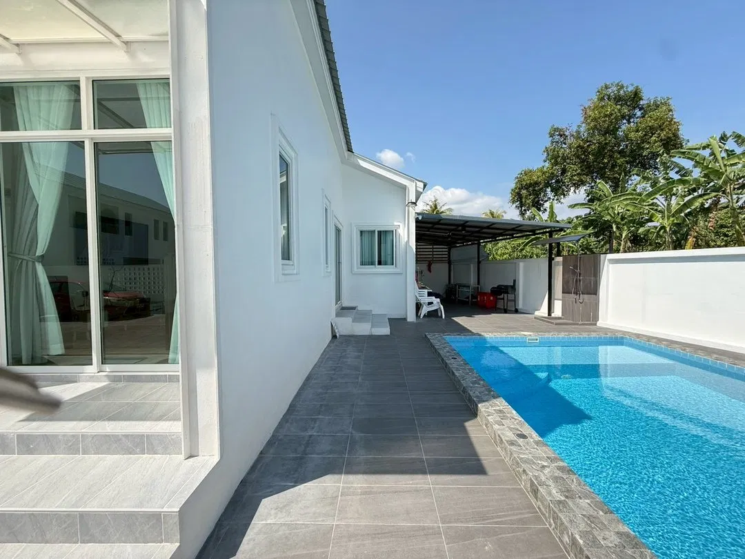ภายนอก Bang Slay House