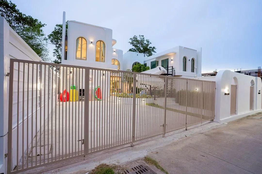 ที่จอดรถ Your Noble pool villa