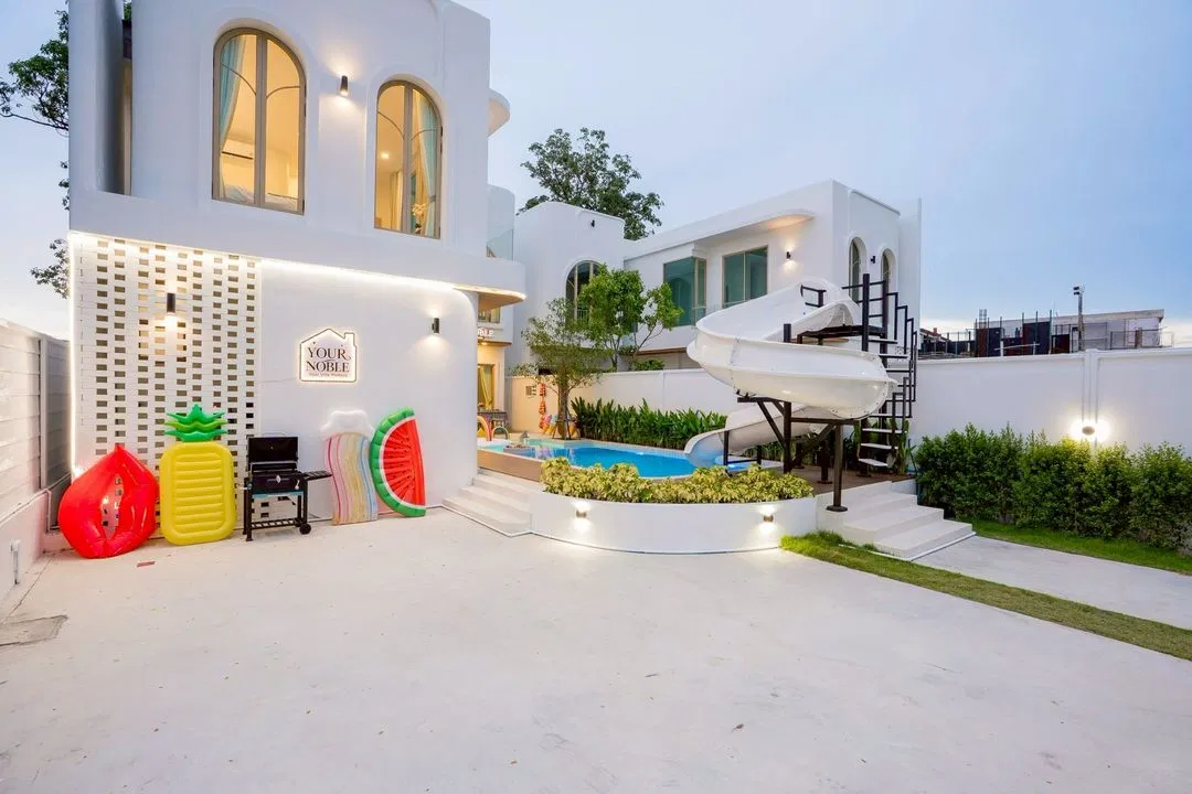 ที่จอดรถ Your Noble pool villa