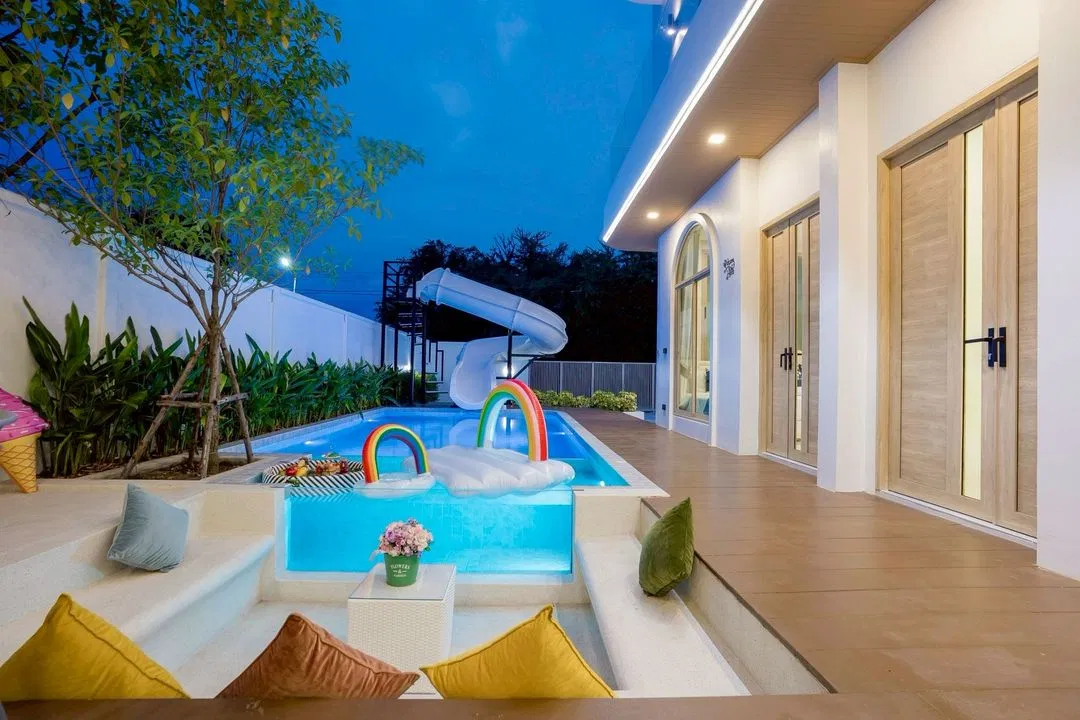ภายนอก Your Noble pool villa