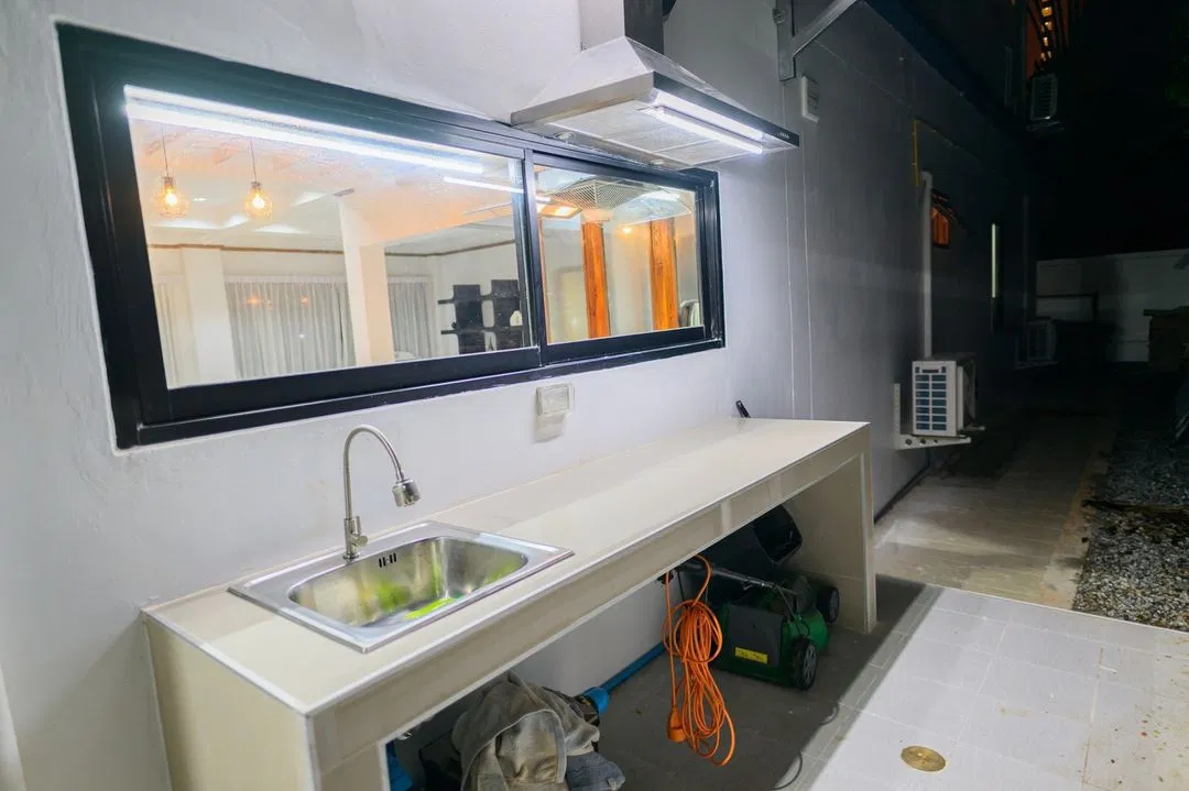 ภายนอก Sky Blue Pool Villa
