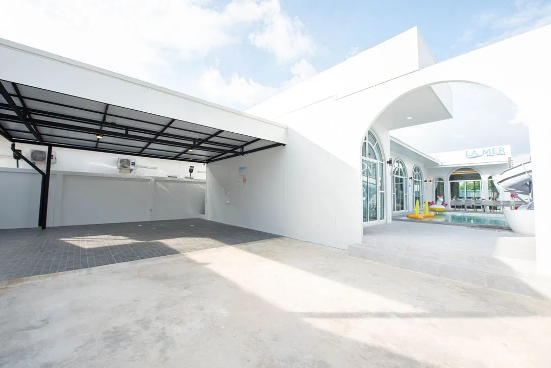 ที่จอดรถ La Mer pool villa (ลาแมร์ พูลวิลล่า)