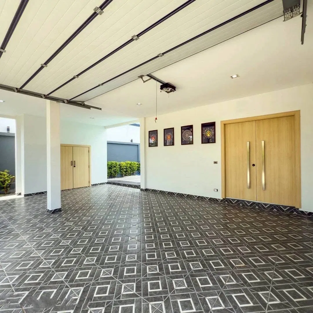 ที่จอดรถ Nautica Pool Villa