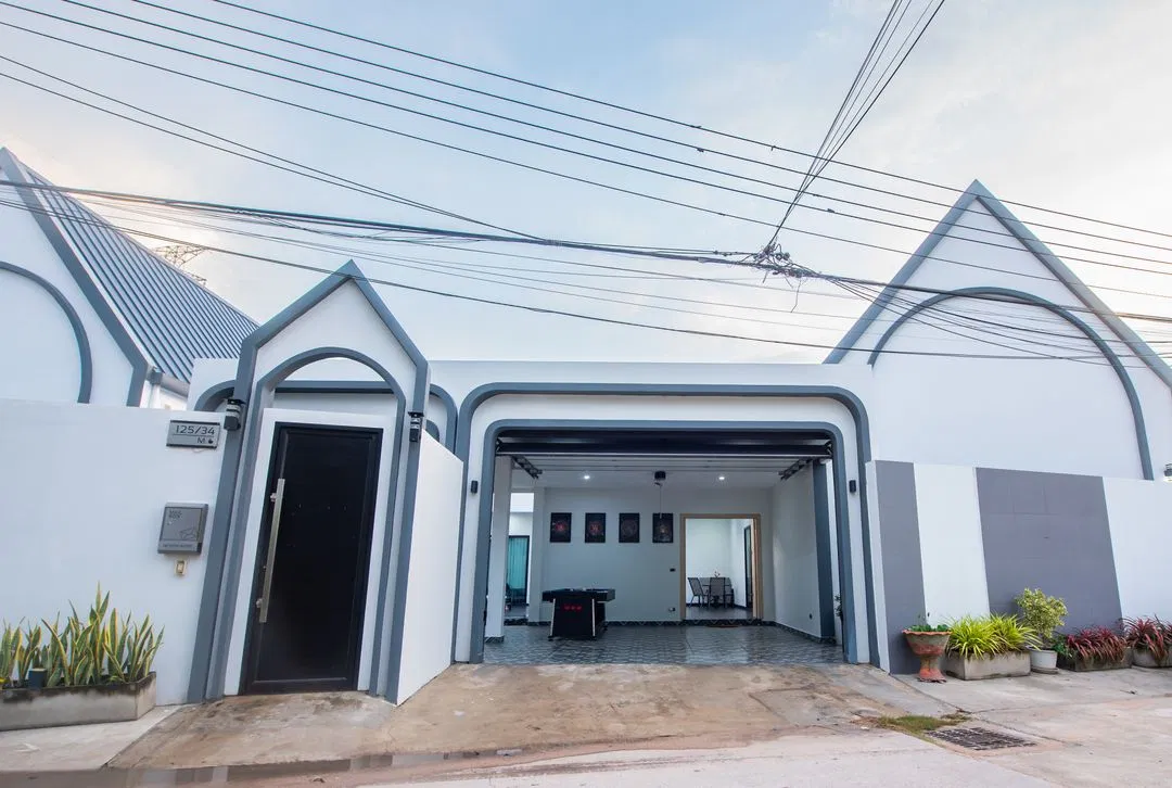ที่จอดรถ Nautica Pool Villa