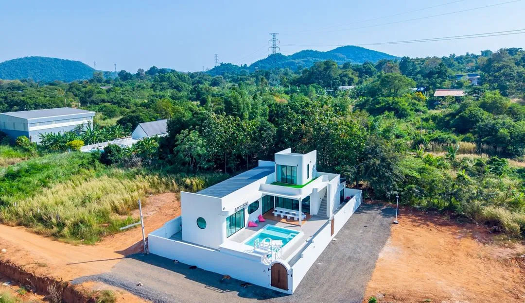ที่จอดรถ Panmora poolvilla (สัตหีบ)