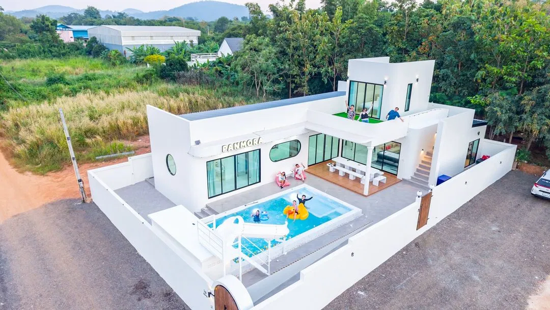 ที่จอดรถ Panmora poolvilla (สัตหีบ)