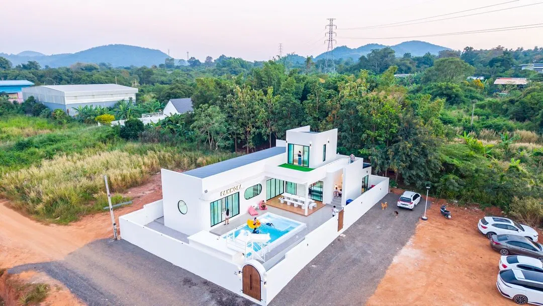 ที่จอดรถ Panmora poolvilla (สัตหีบ)