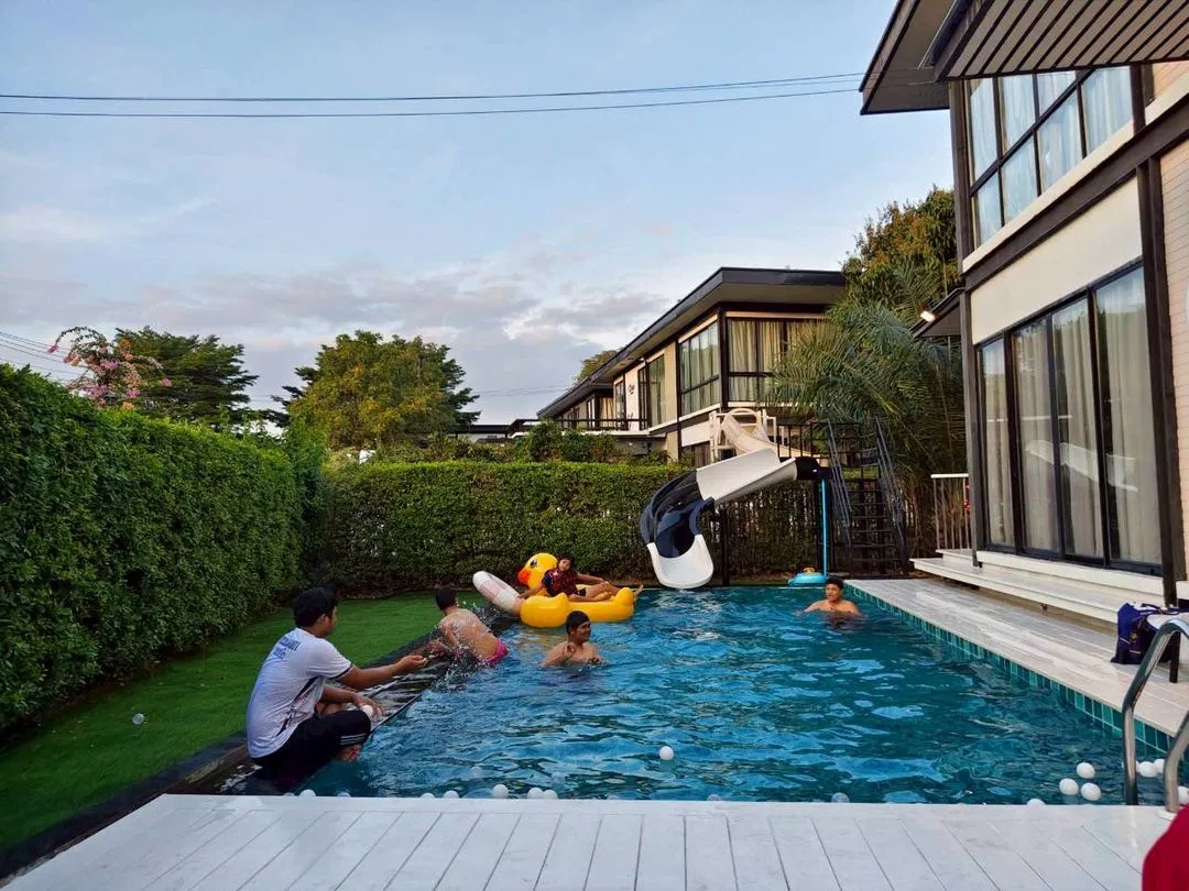 รูปจากลูกค้า Emery Poolvilla