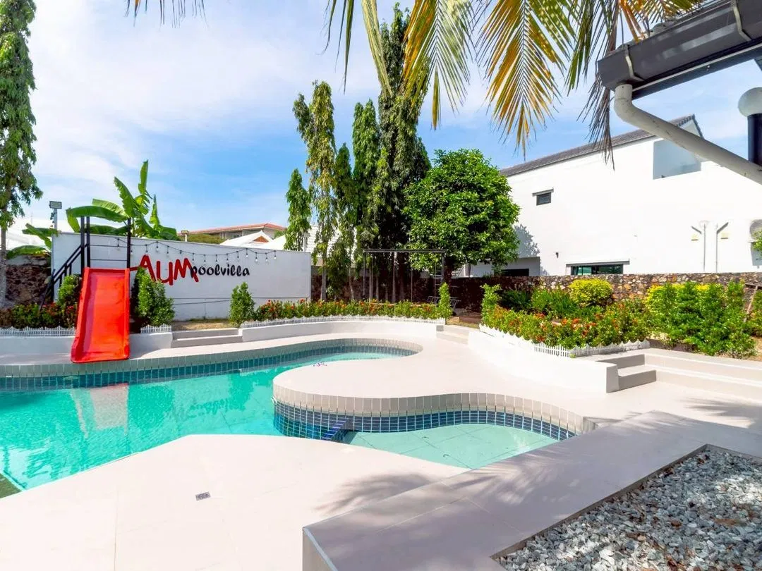 ภายนอก Aum poolvilla