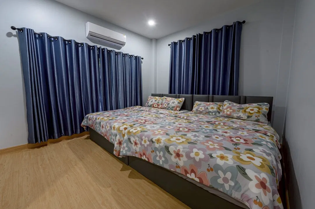 ห้องนอน บ้านอิงเขา พรรณวดี (ศรีราชา)