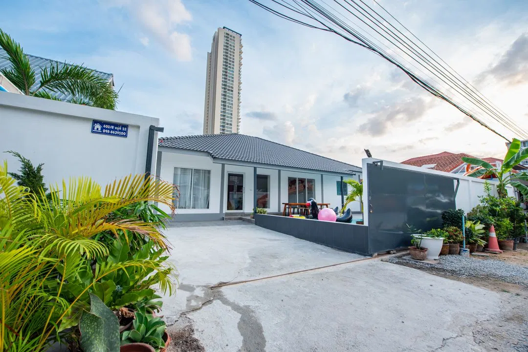 ที่จอดรถ The bill poolvilla