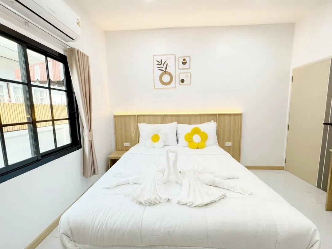 ห้องนอน Mojinei Pool Villa บางแสน