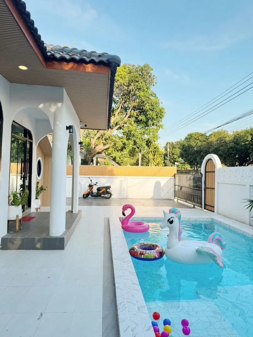 ภายนอก Mojinei Pool Villa บางแสน