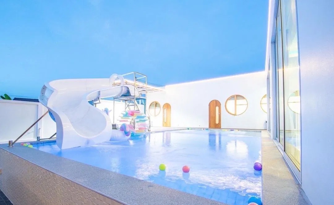 ภายนอก VPool Villa V1