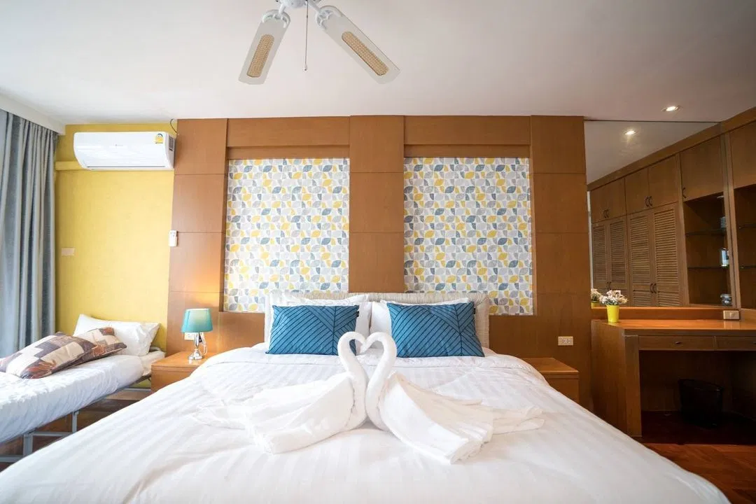 ห้องนอน 6 BEDROOM BEACH FRONT