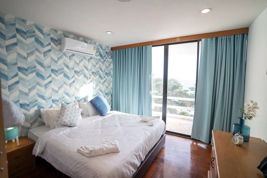 ห้องนอน 6 BEDROOM BEACH FRONT
