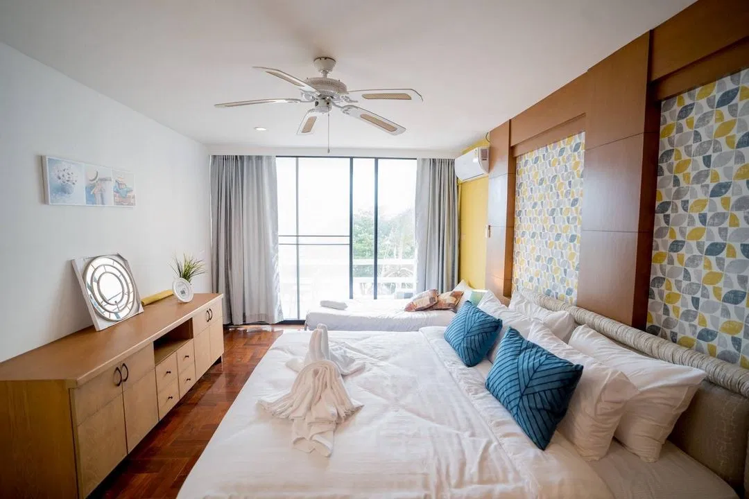 ห้องนอน 6 BEDROOM BEACH FRONT