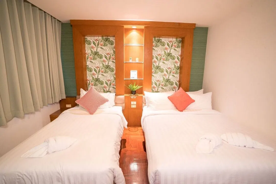 ห้องนอน 6 BEDROOM BEACH FRONT
