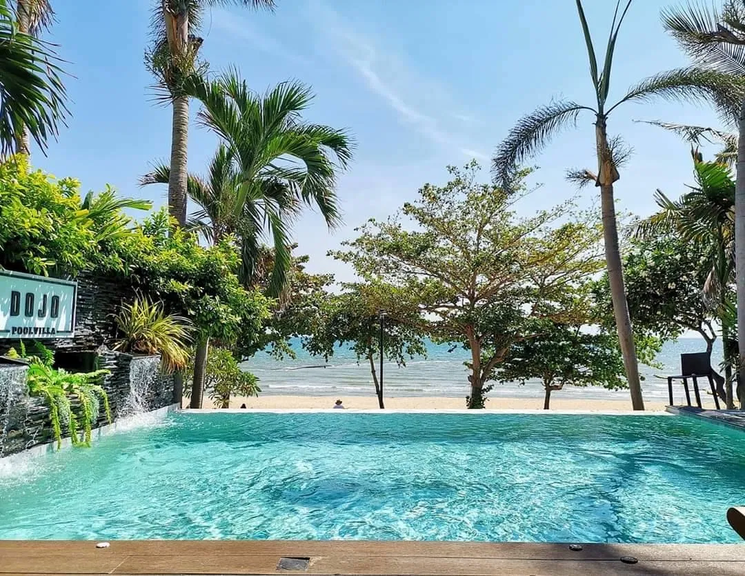 ภายนอก 6 BEDROOM BEACH FRONT
