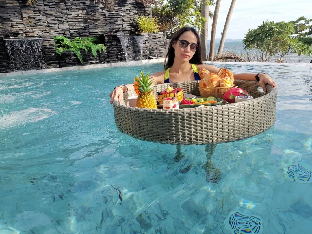 ภายนอก 6 BEDROOM BEACH FRONT