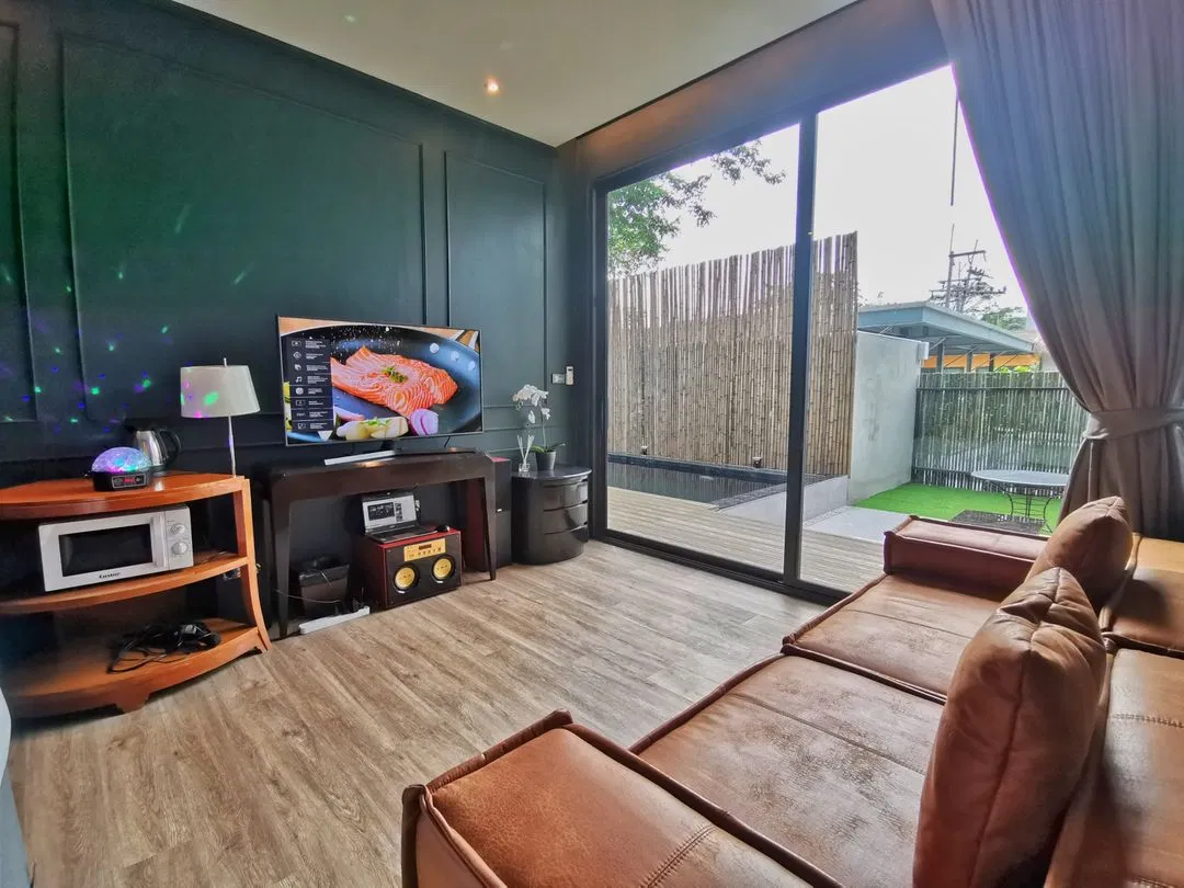 ภายใน 2 BEDROOM DARK POOL