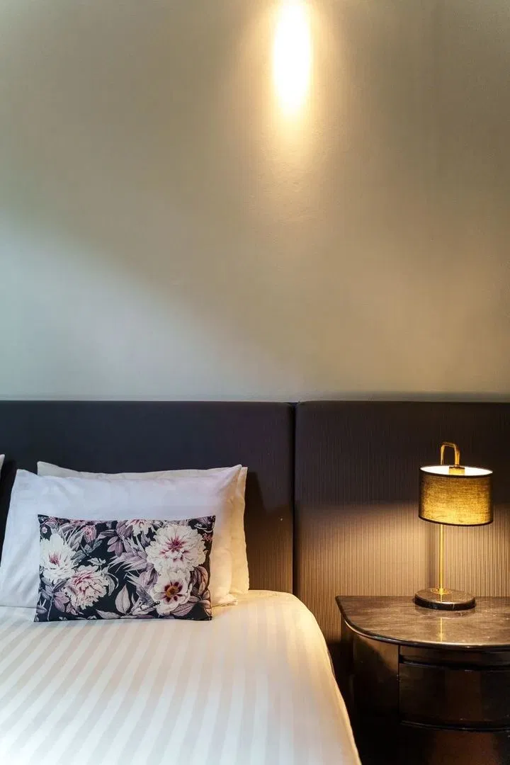 ห้องนอน 2 BEDROOM DARK POOL