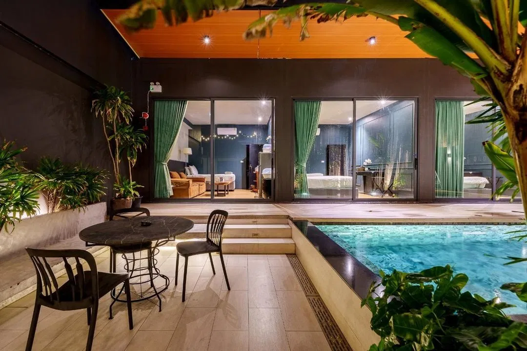 ภายนอก 2 BEDROOM DARK POOL