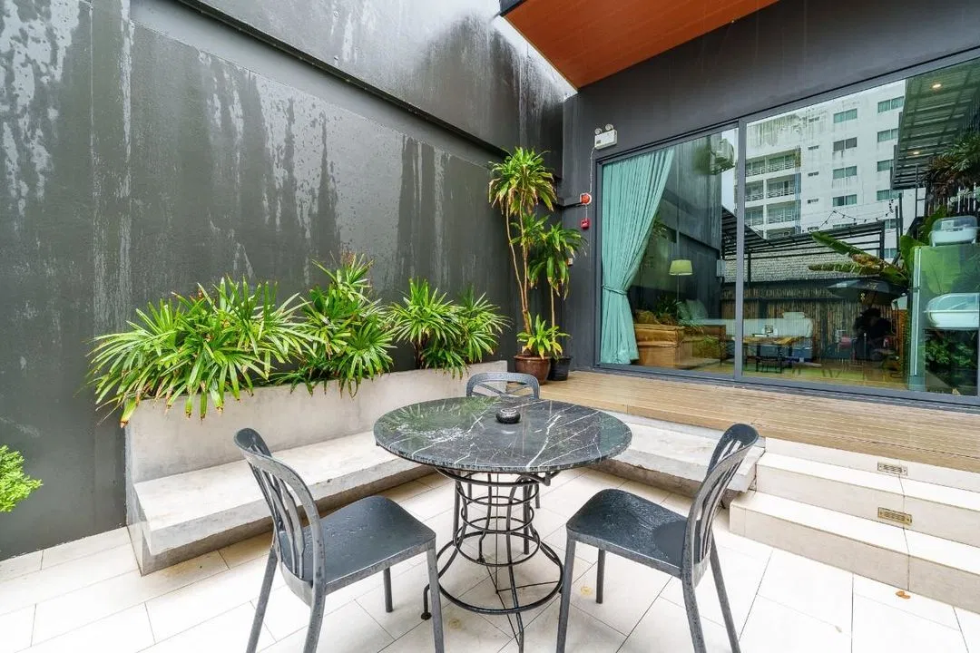 ภายนอก 2 BEDROOM DARK POOL