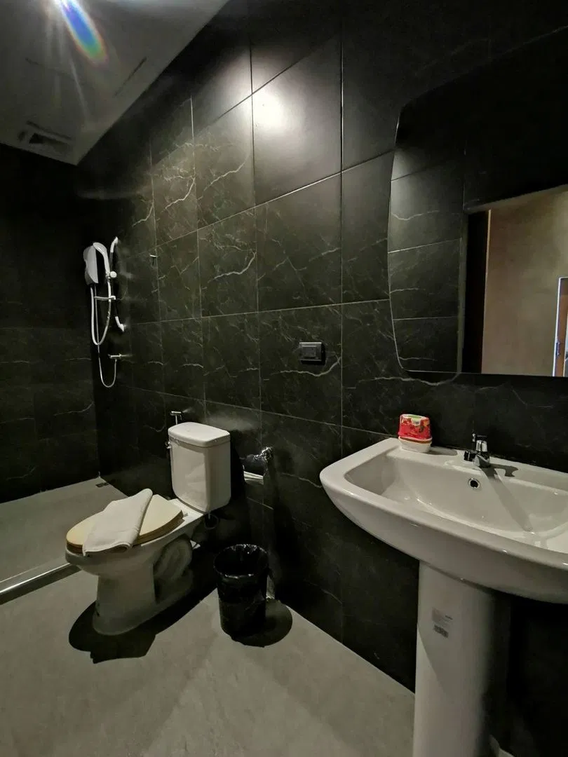 ห้องน้ำ 7 BEDROOM CLASSIC LOFT