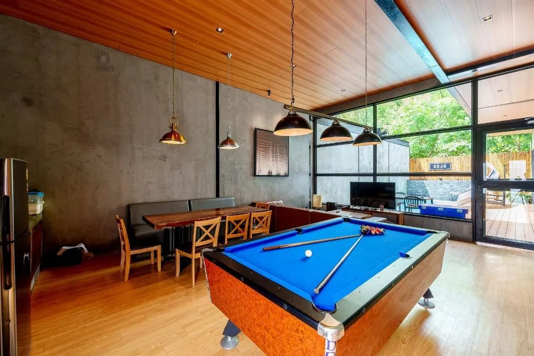 ภายใน 5 BEDROOM CLASSIC LOFT V6