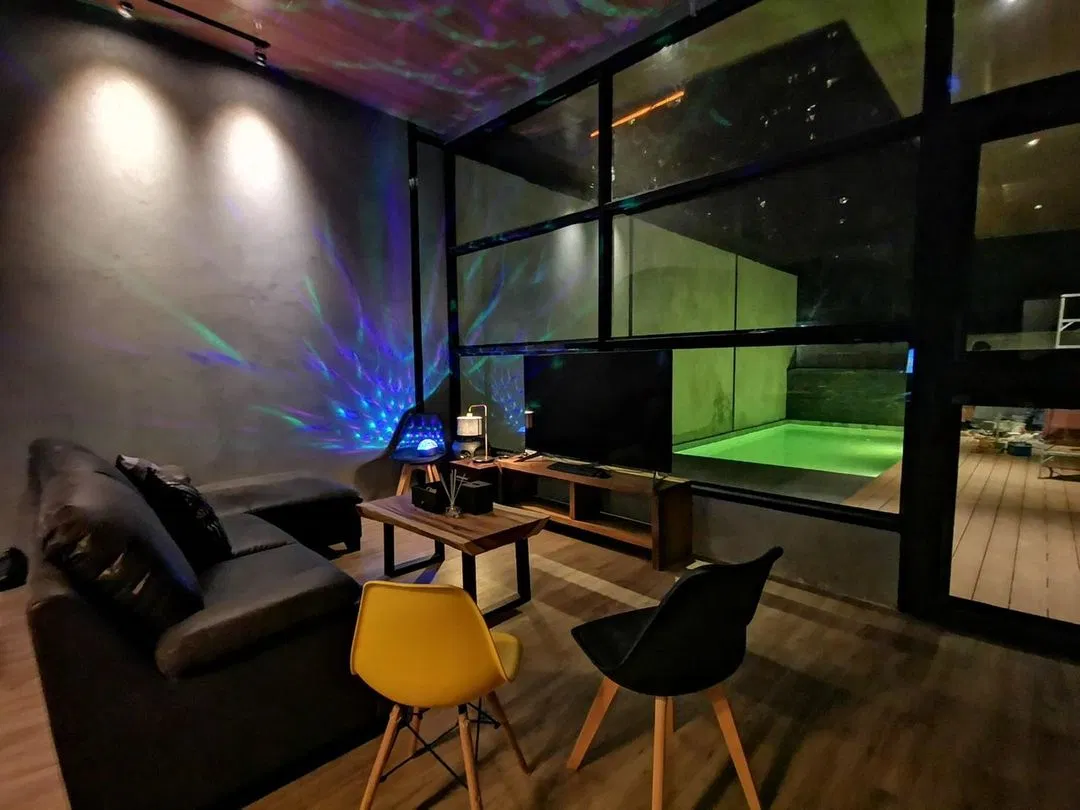 ภายใน 5 BEDROOM CLASSIC LOFT V7