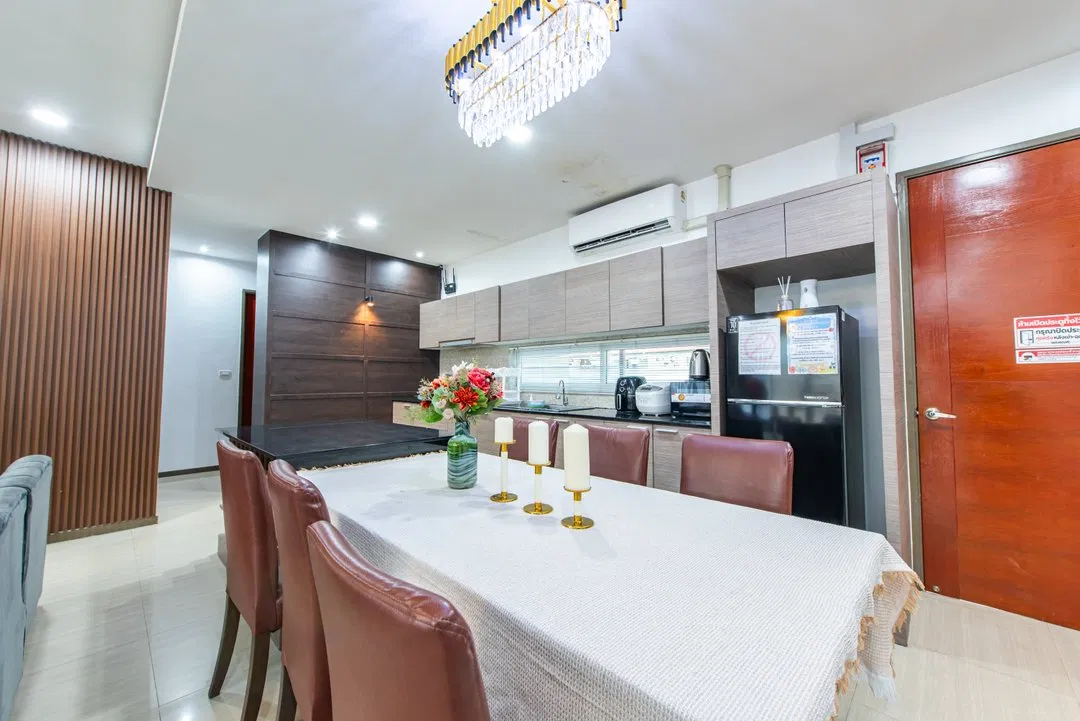 ภายใน Zoar C13