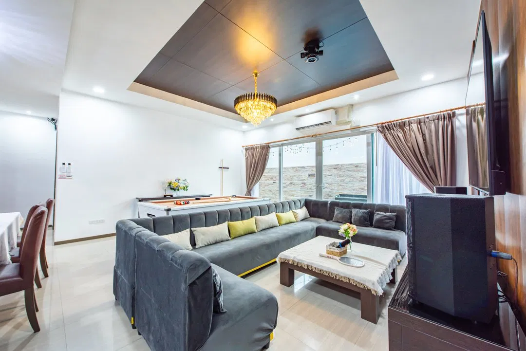 ภายใน Zoar C13