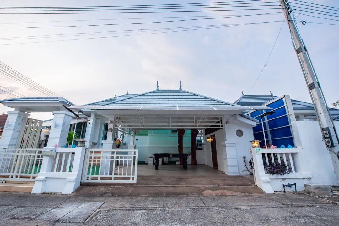 ภายนอก Kari pool villa Bangsare