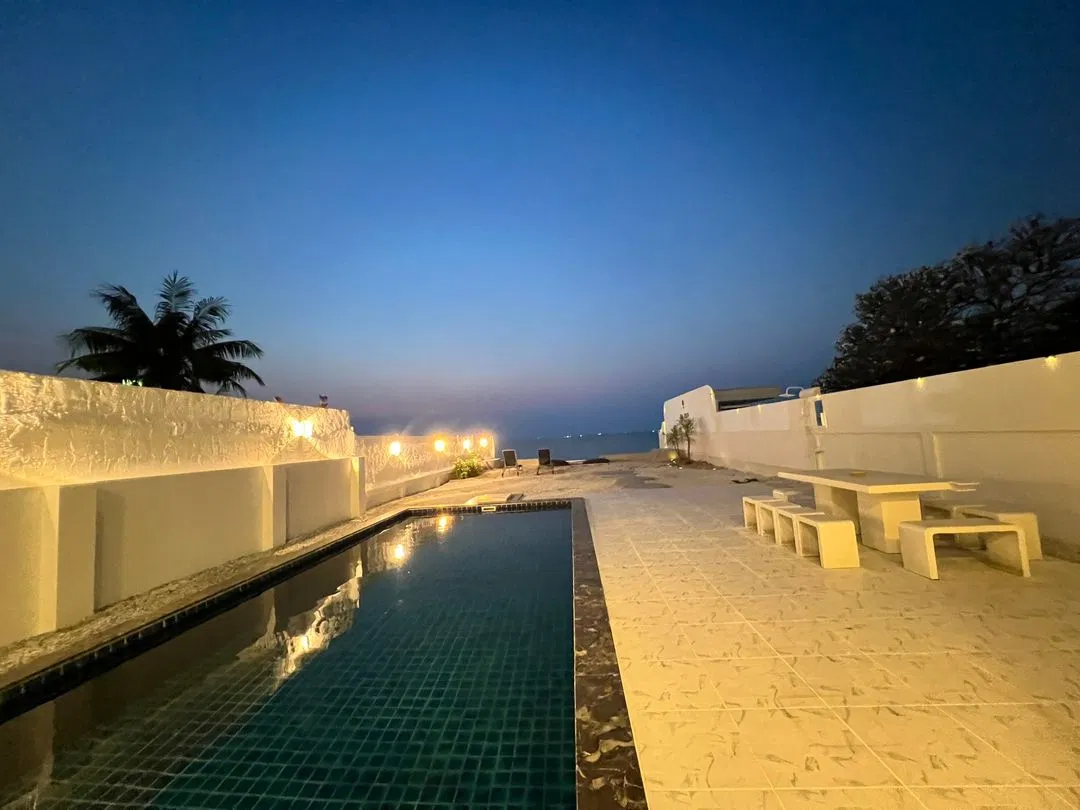 ภายนอก Sea Reef Pool Villa