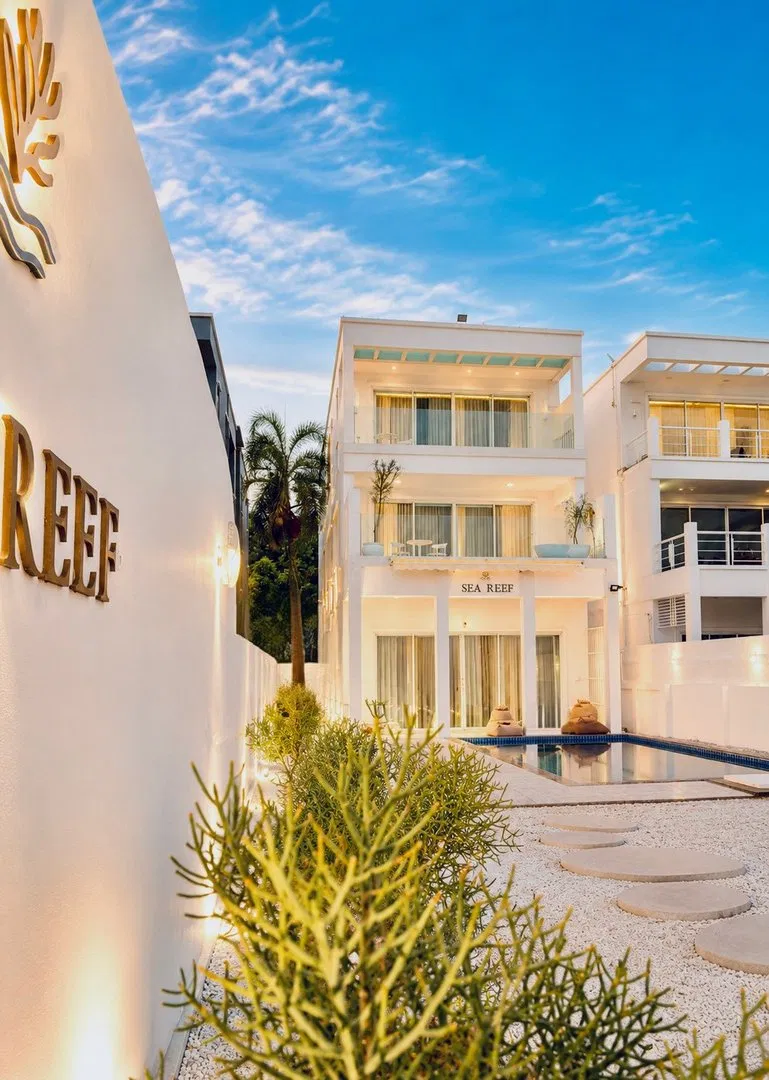 ภายนอก Sea Reef Pool Villa