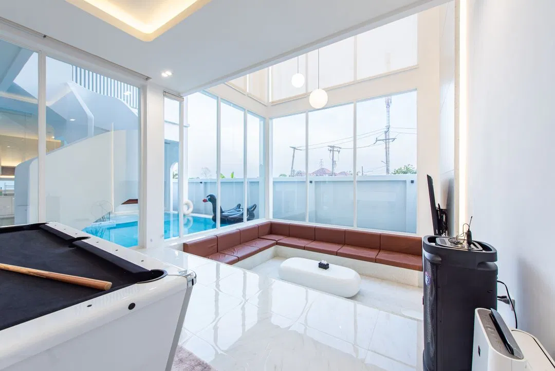 ภายใน The Pool Space A4