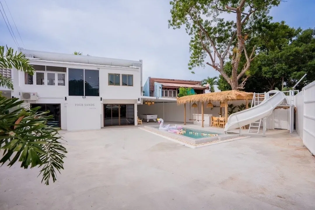 ที่จอดรถ Your Sand pool villa