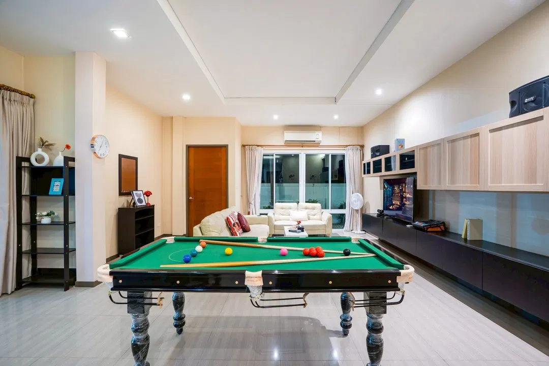 ภายใน Wealthy House