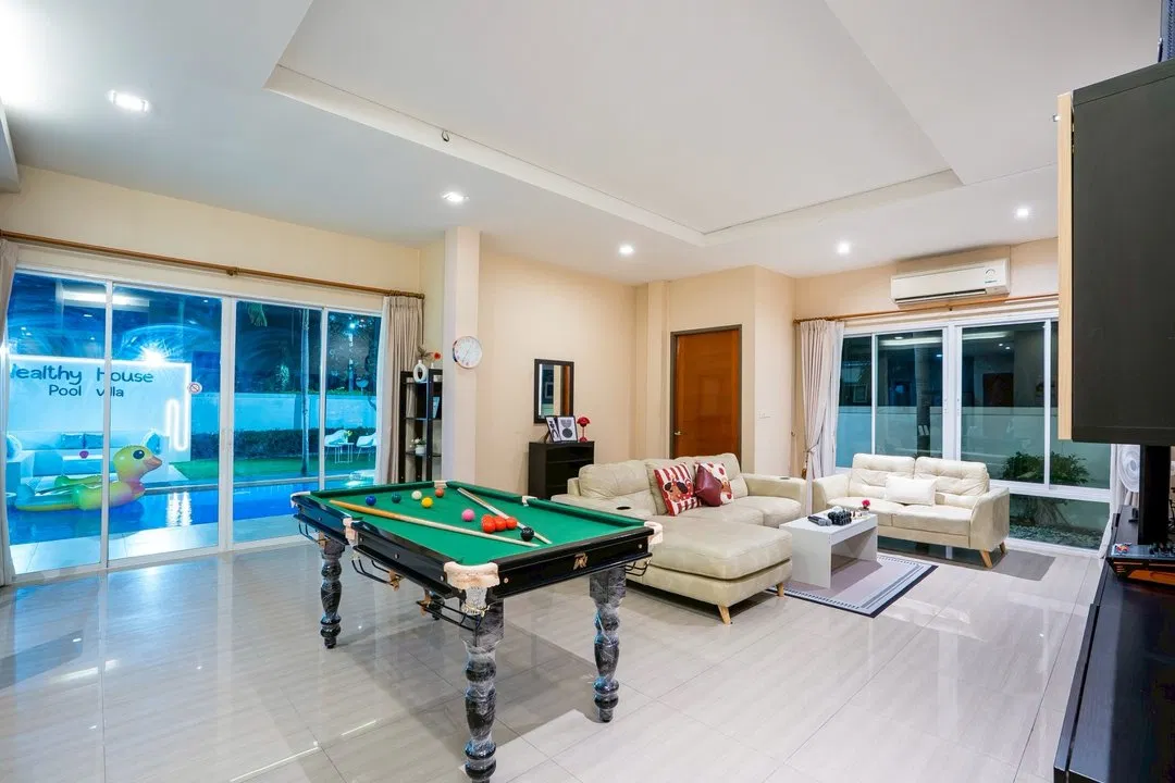 ภายใน Wealthy House