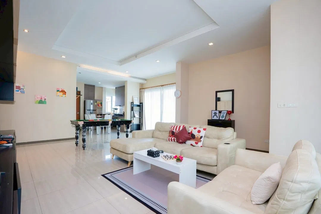 ภายใน Wealthy House
