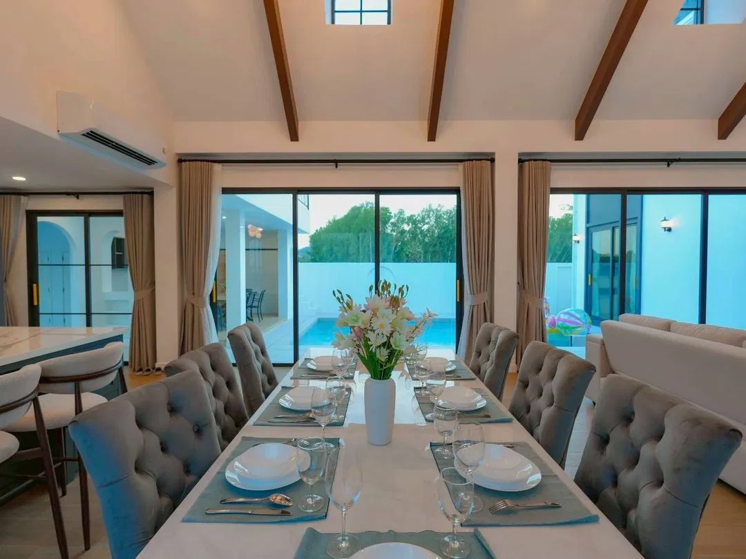 ภายใน Castle Hills villa