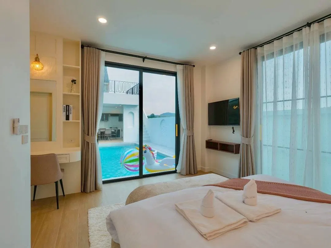 ห้องนอน Castle Hills villa