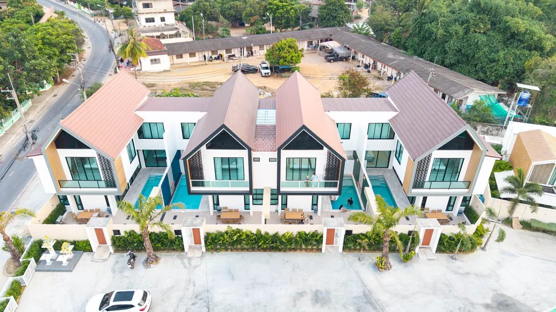 ที่จอดรถ Villa Pool Lay Z3