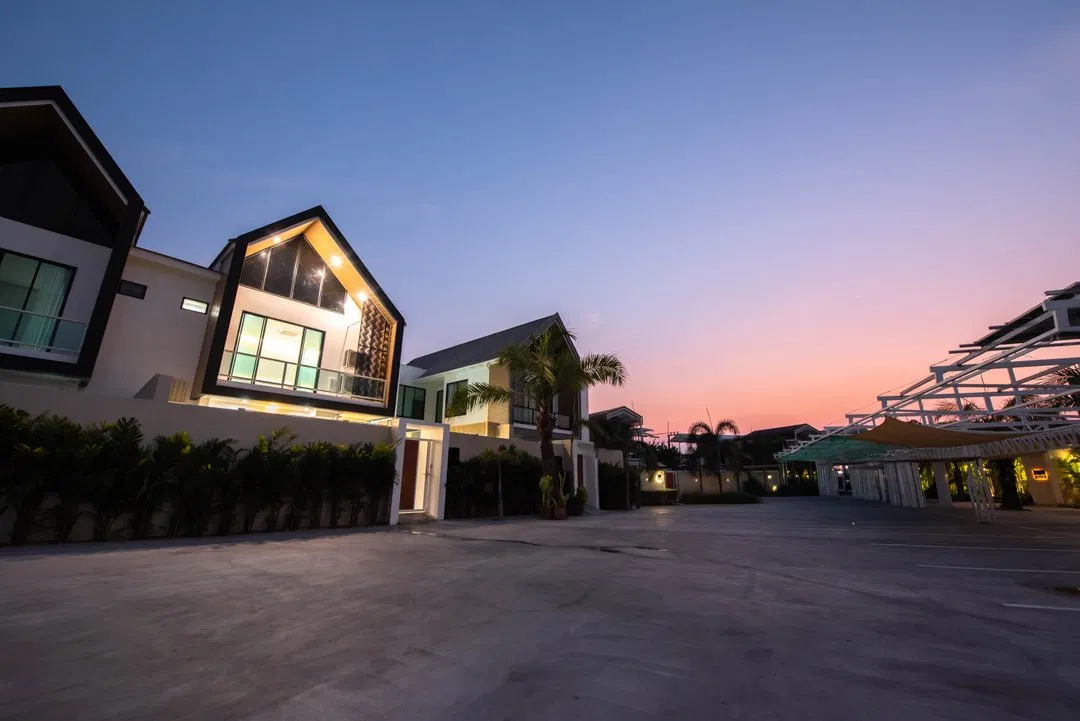 ที่จอดรถ Villa Pool Lay Z3