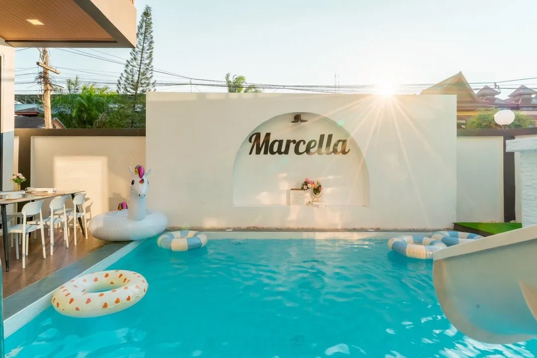 ภายนอก Marcella