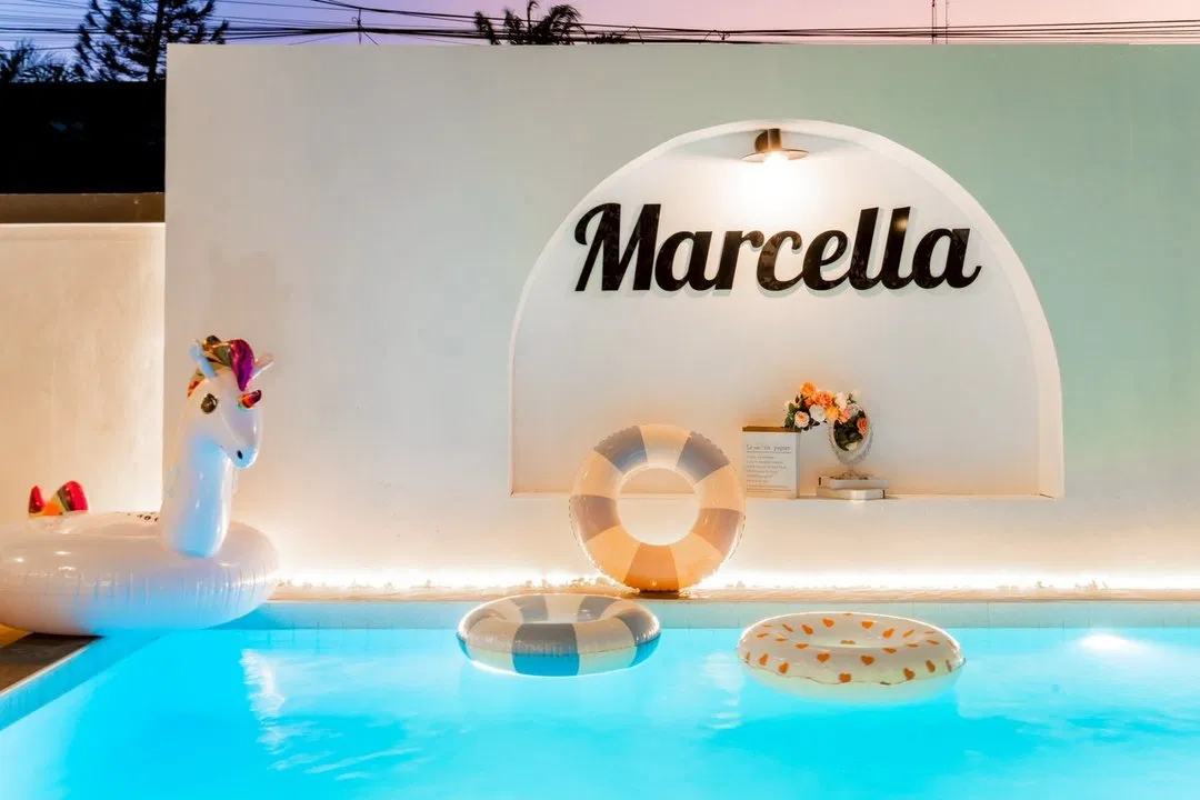 ภายนอก Marcella